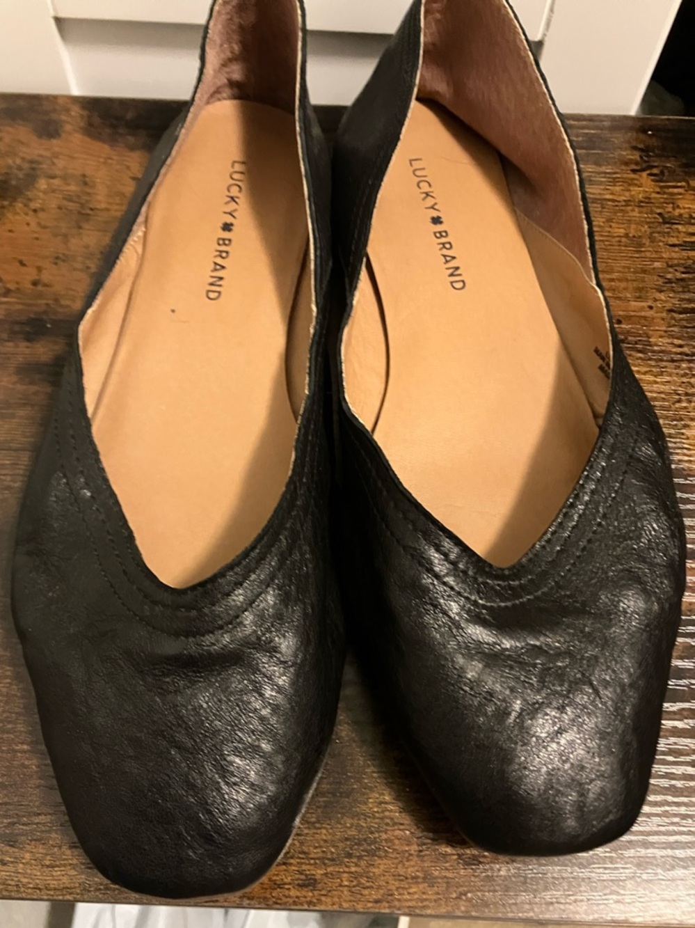 Lucky Brand Black Leather V-Neck Ballet Flats